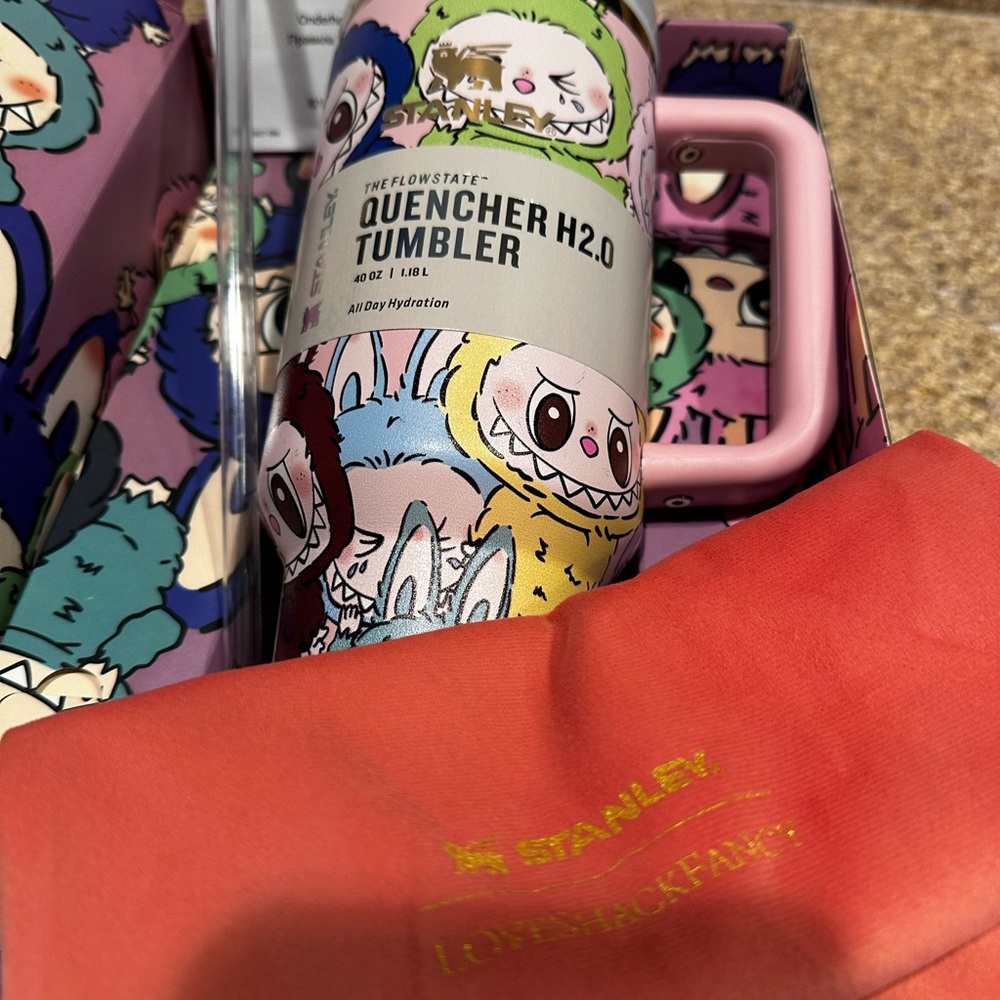 Stanley Quencher H2.0 Tumbler Labubu with Pink and Cream Design - Picture 8 of 11